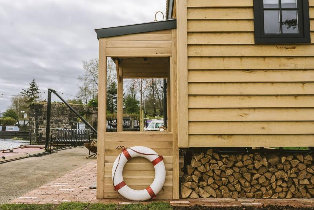 Ferienwohnung Island Hut - Outdoor Bath Tub, Firepit And Water Equipment Saltford Exterior foto